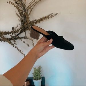 Universal threadsblack mules